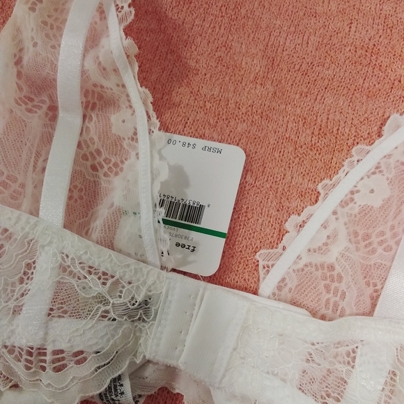 Free People bra lace plunge 32d tag removed - Picture 3 of 3